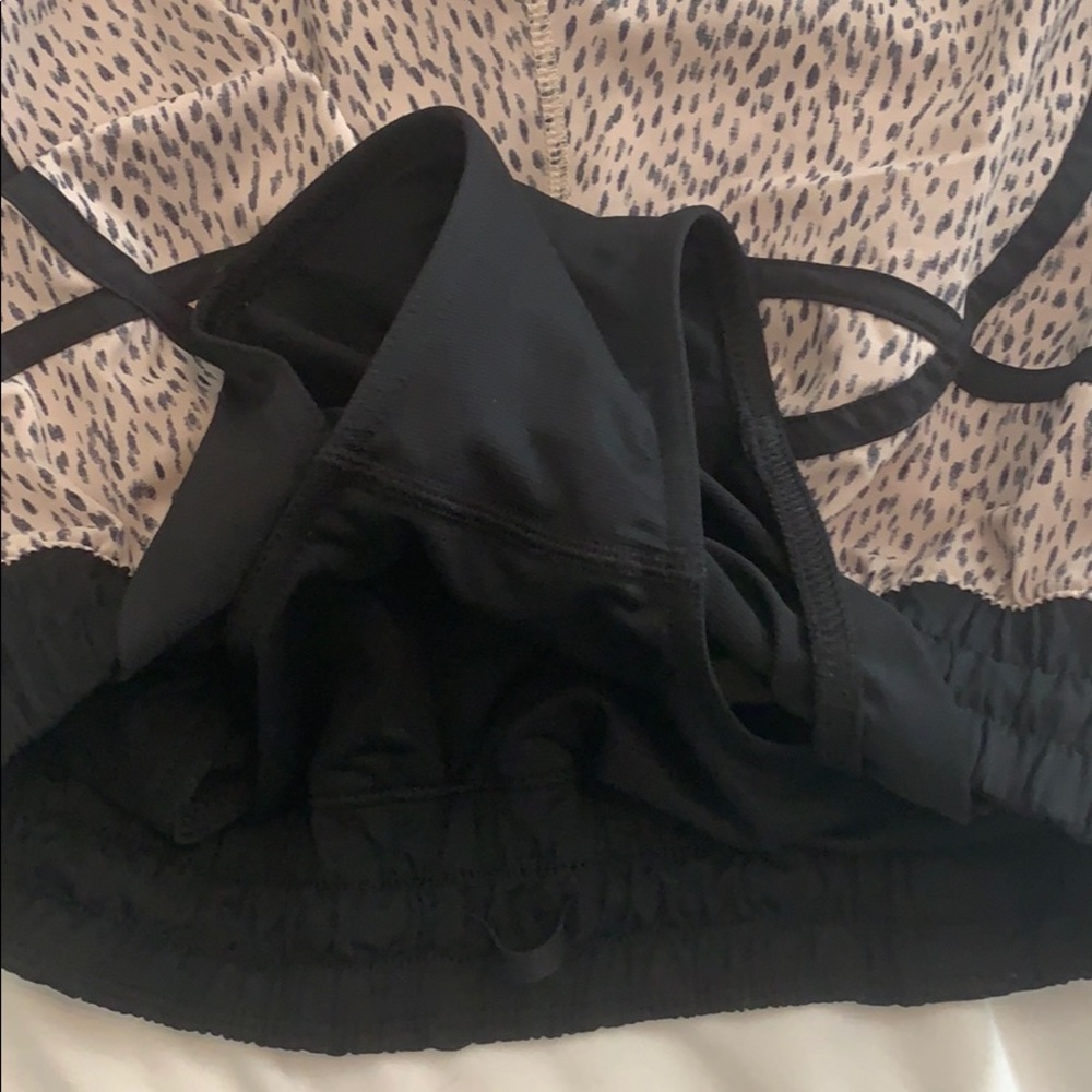 Lululemon shorts - Picture 5 of 6